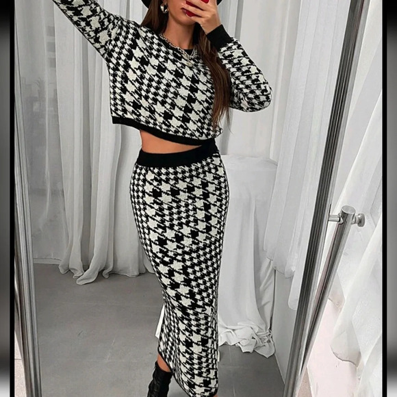 Houndstooth Pattern Drop Shoulder Sweater & Knit Skirt - Picture 4 of 5